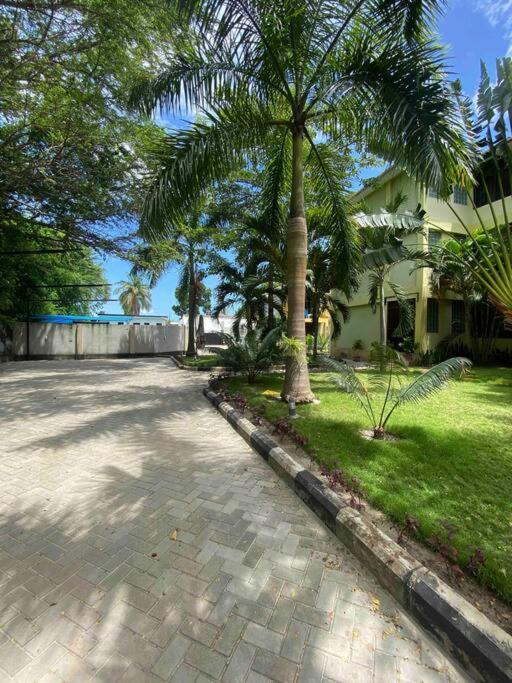 Len Apartments Dar es Salaam Exteriör bild