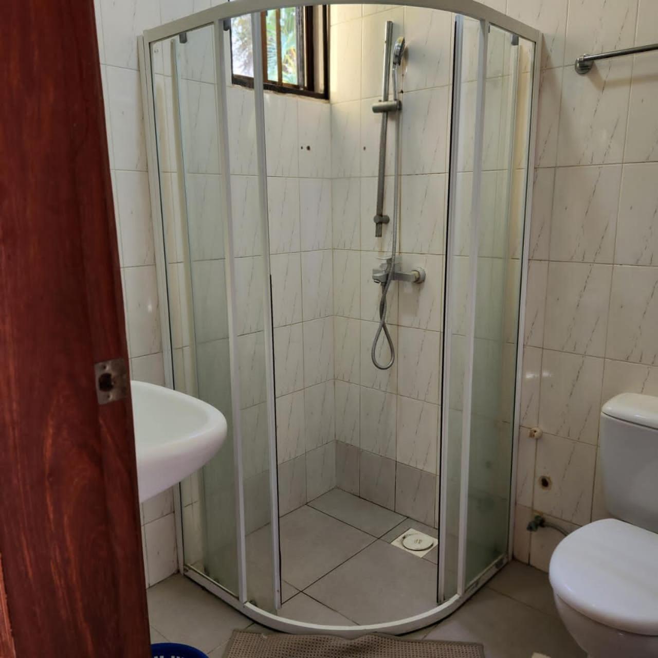 Len Apartments Dar es Salaam Exteriör bild