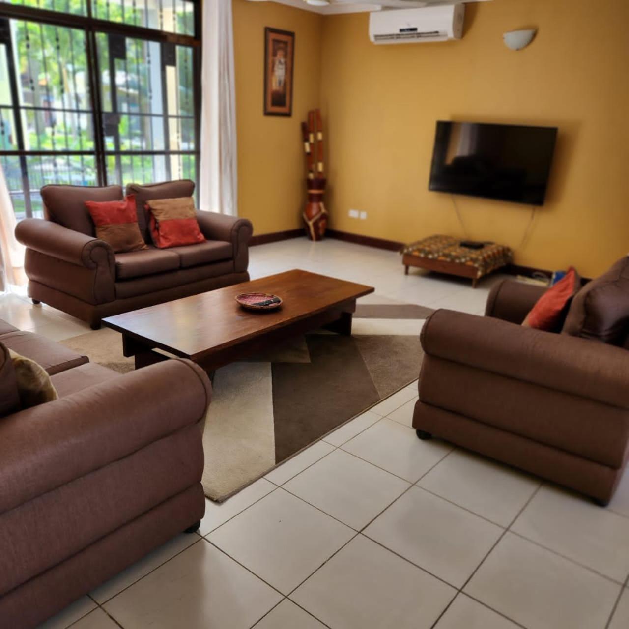 Len Apartments Dar es Salaam Exteriör bild